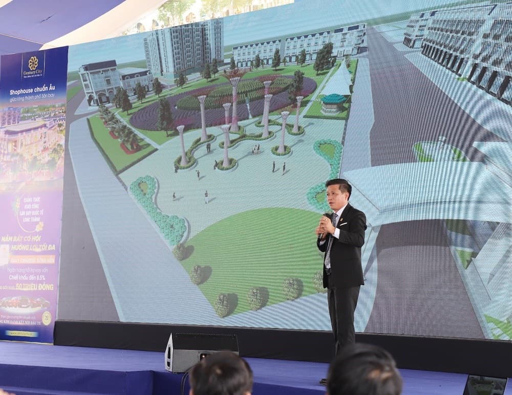 Ông Tô Duy chinh – Phó Tổng Giám đốc Tập đoàn Kim Oanh thuyết trình giới thiệu dự án