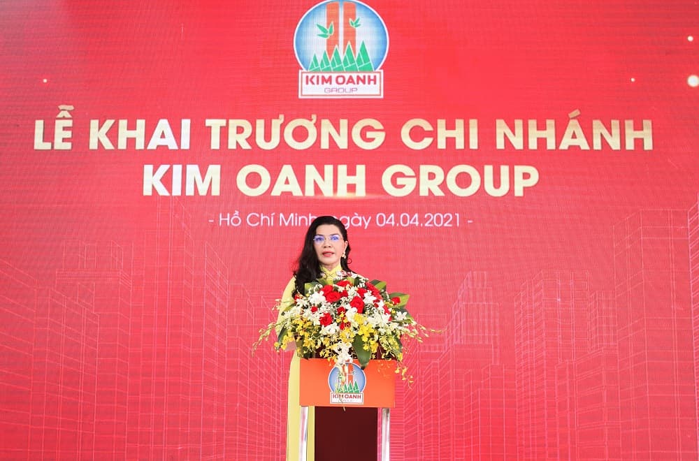 Bà Đặng Thị Kim Oanh – Chủ tịch HĐQT kiêm Tổng Giám đốc Kim Oanh Group phát biểu tại sự kiện